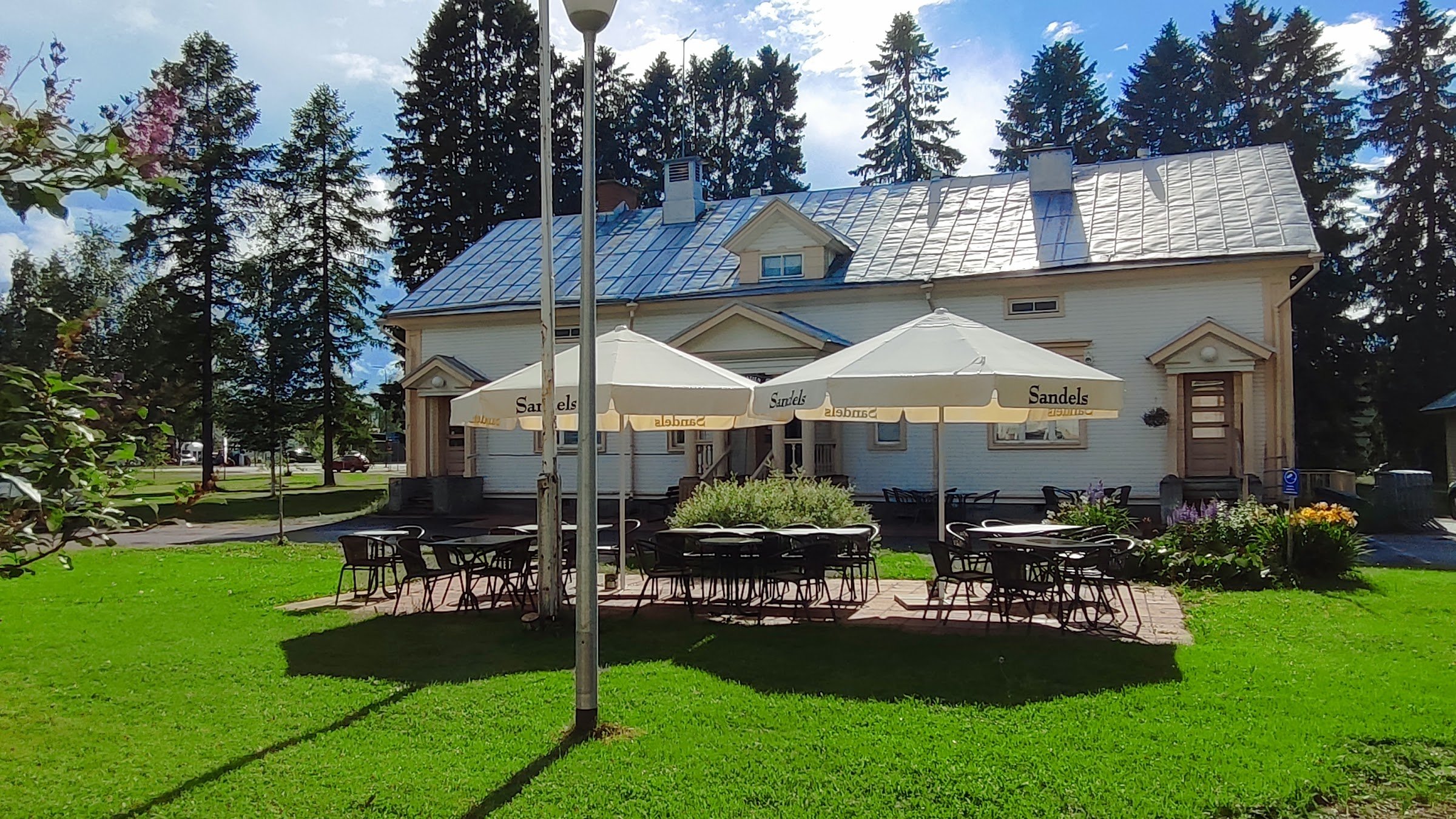 Smokehouse 299 Tyrnävä - Smoked Burgers & BBQ